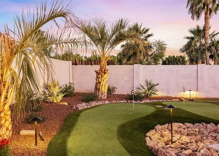 The Peacock Oasis Holiday home Phoenix